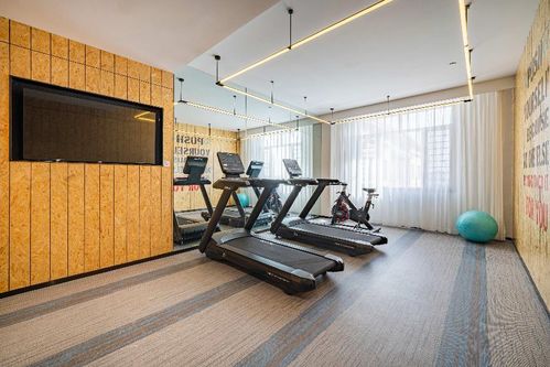 暑期游熱潮帶動住宿業復蘇，宜尚酒店多店滿房并推出美甲服務提升體驗